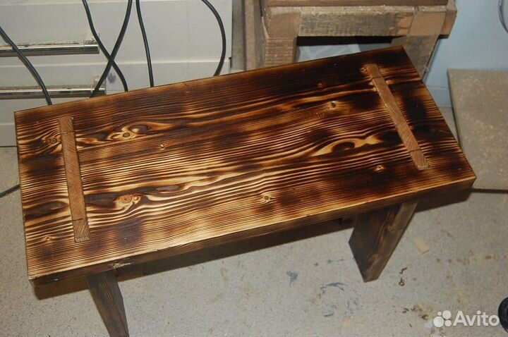 Полки и вешалки из обожонного дерева