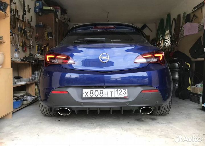 Накладка с диффузором Opel Astra J GTC