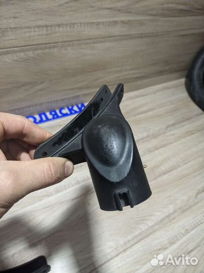 Крепление вилки детской коляски Люксмом 609