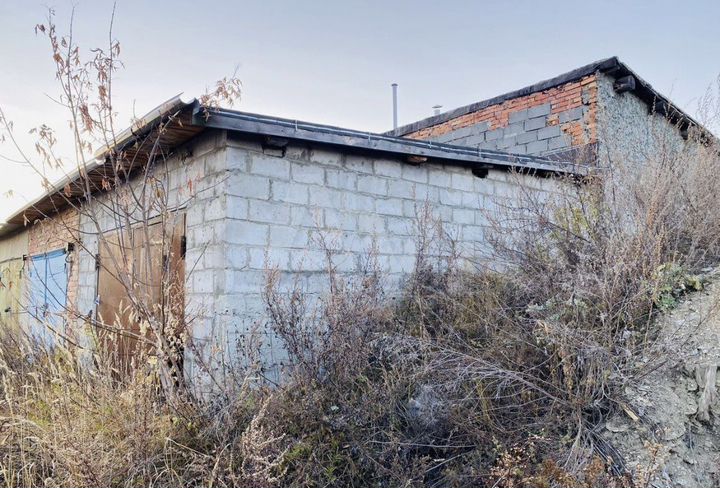 Гараж, > 30 м²