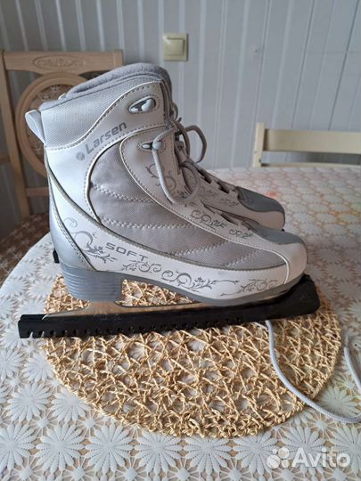 Коньки фигурные Larsen