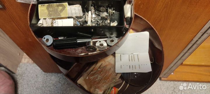 Швейная машина Чайка