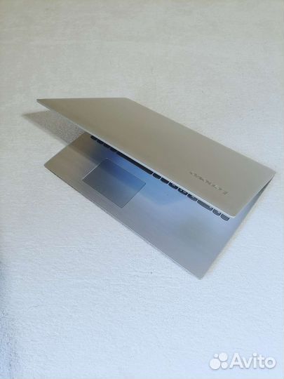 Тонкий Lenovo для всех задач(A4/4/две видеокарты)