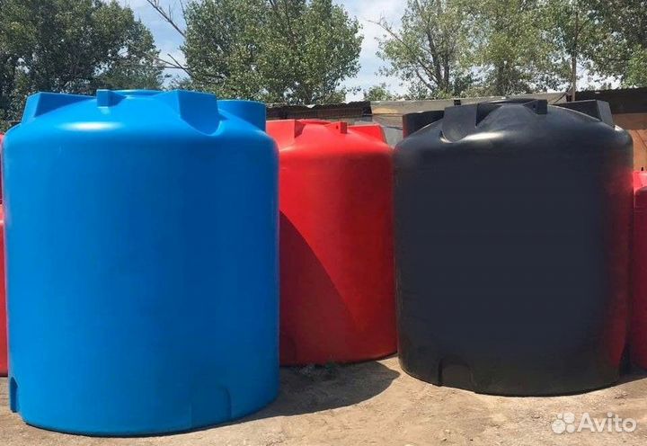 Ёмкости пластиковые для хранения. Баки для душа