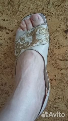 Босоножки женские