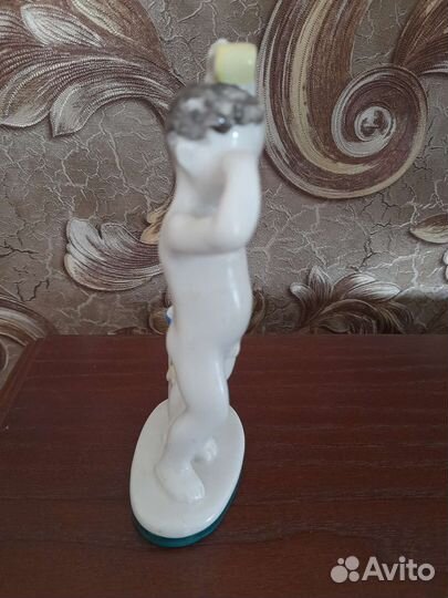 Статуэтка Мальчик с кружкой 