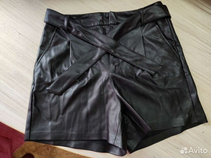 Кожаные шорты