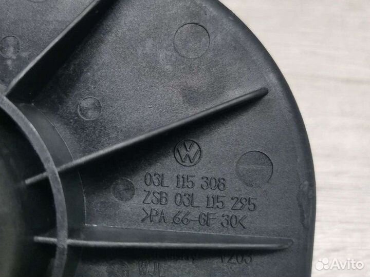 Маслозаливная горловина Volkswagen Crafter