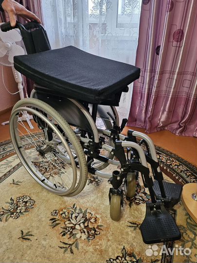 Инвалидная коляска складная бу