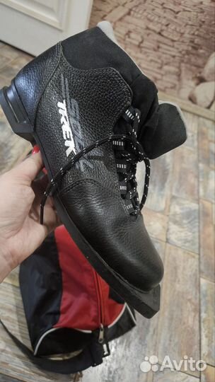 Лыжные ботинки