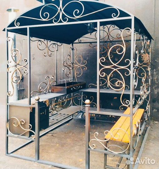 Мангал с крышей