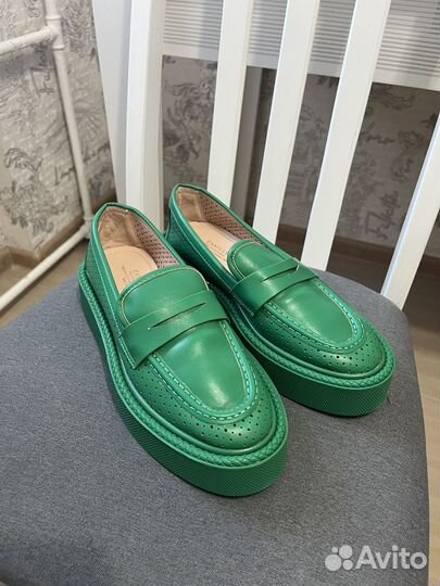 Продам женские лоферы
