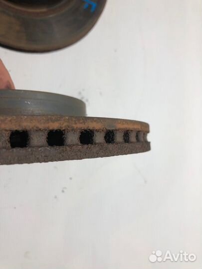 Диск тормозной передний Toyota Vitz NCP95 2nzfe