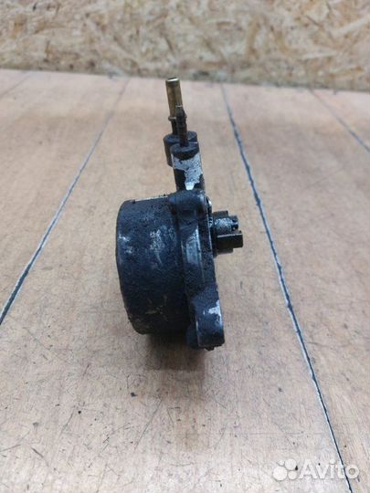 Вакуумный насос Opel Zafira B A17DTR 2008