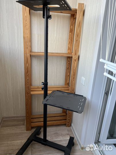 Железная подставка