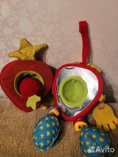 Подвеска клубничка Tiny love