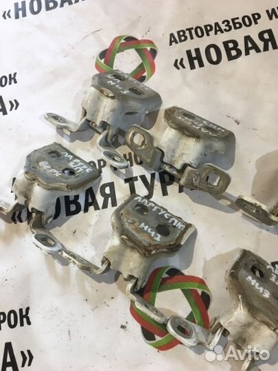 Лада Ларгус петля двери белая оригинал