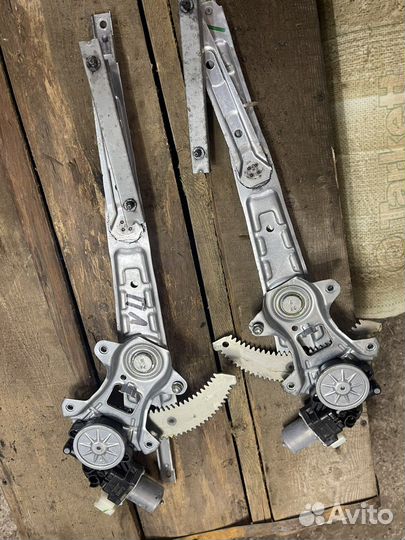 Стеклоподъемник Mitsubishi Pajero Sport 3