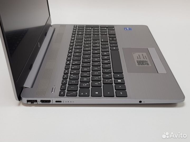 Ноутбук HP G8 \ Core i7 1165G7 \ IPS FHD