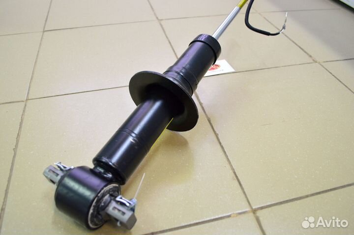 Амортизатор передний Cadillac Escalade 4 с 2015-19