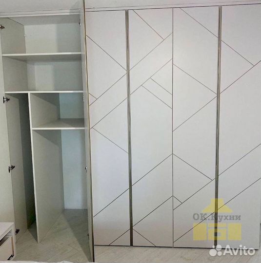 Распашной шкаф