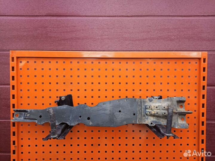 Балка подвески Mitsubishi Outlander 1