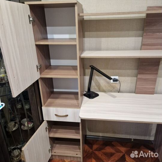 Письменный стол