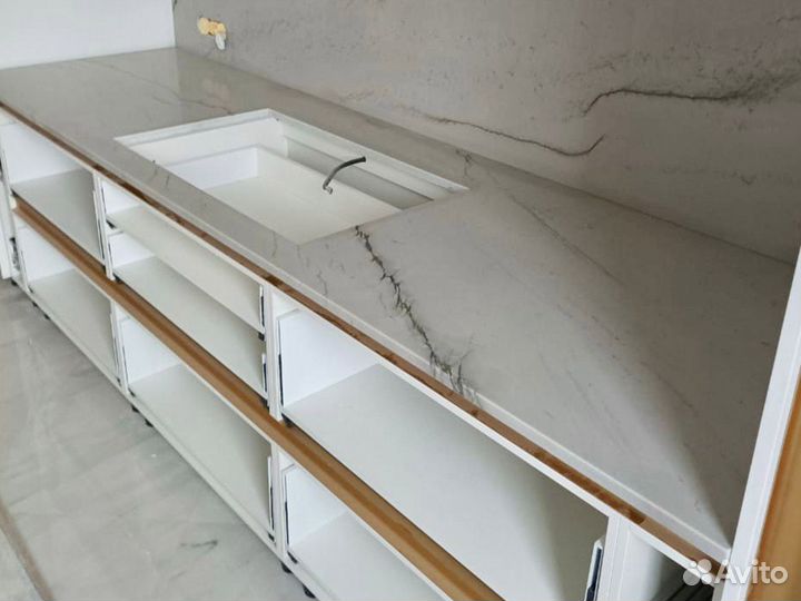 Столешница из кварцита