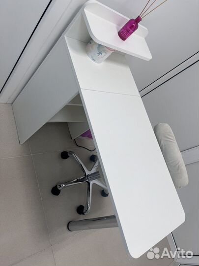 Маникюрный стол складной