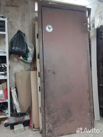 Дверь мет