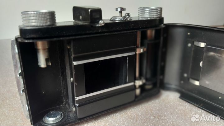 Пленочный фотоаппарат ретро