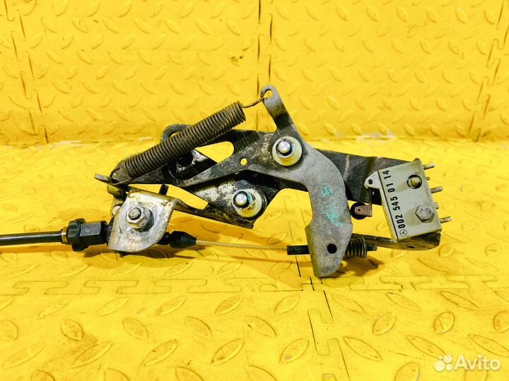 Механизм педали газа с тросом Mercedes 190 W201