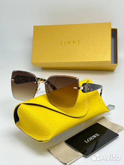 Солнцезащитные очки женские loewe