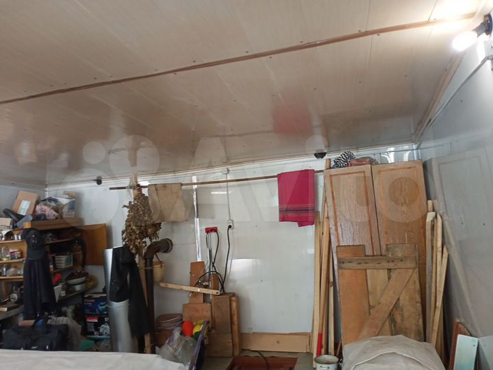 Гараж, > 30 м²