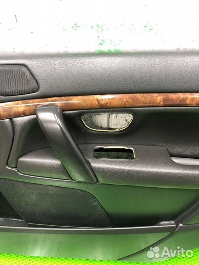 Обшивка боковой двери передняя правая Volvo S80