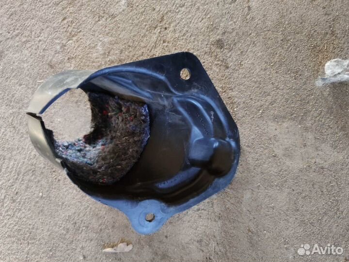 Пыльник рулевого вала Toyota Rav4