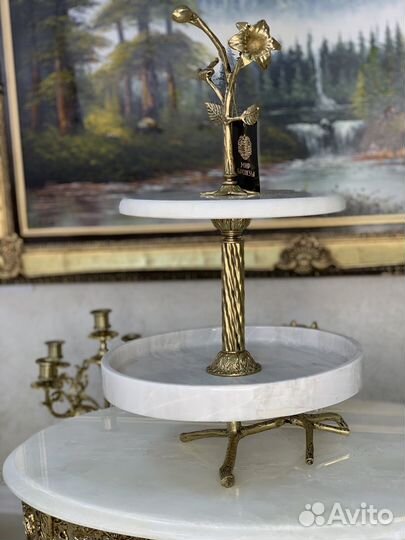 Ваза для фруктов на ножке