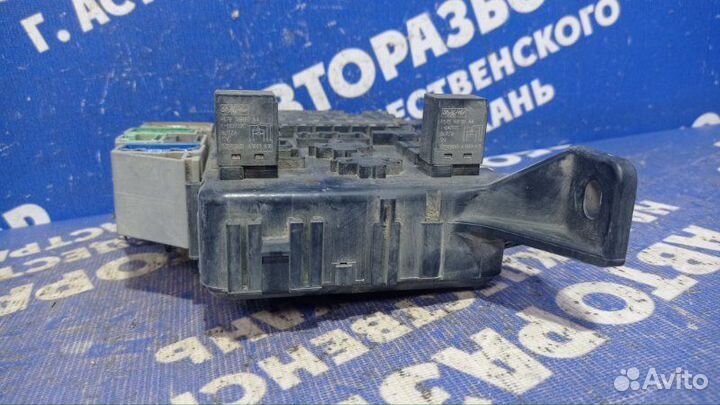 Блок предохранителей салона Ford Mondeo 3 седан
