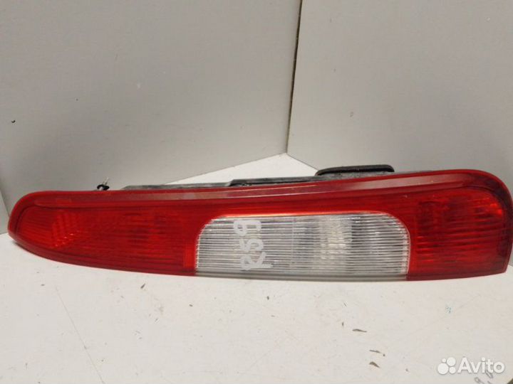 Фонарь задний правый Ford C-Max 2003-2010 минивэн