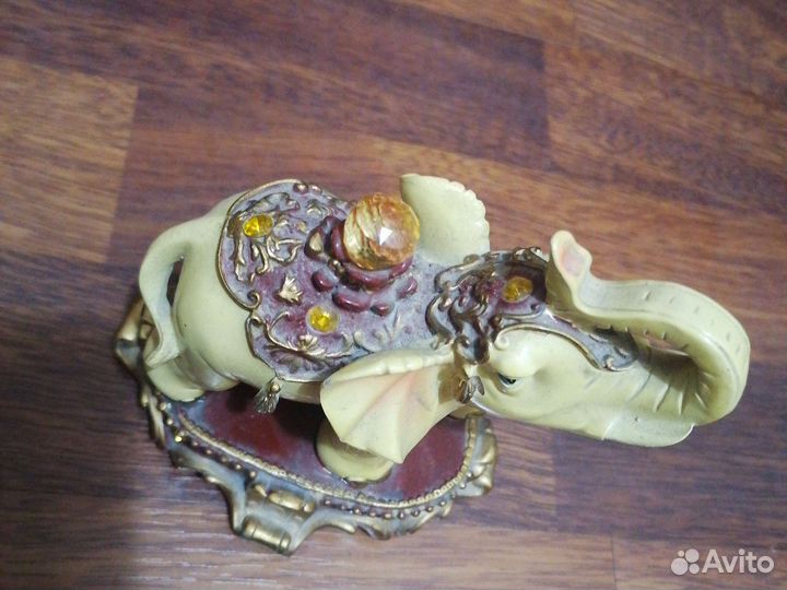 Статуэтка слон