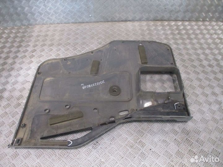 Обшивка двери левая Iveco 98407494