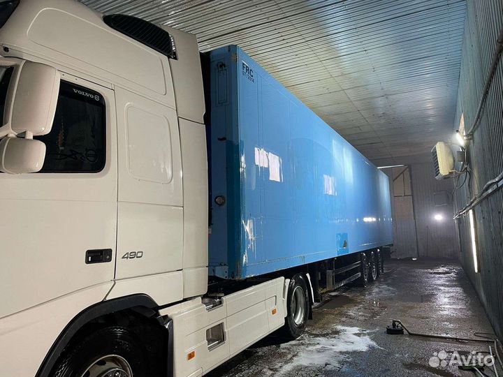 Volvo FH 460 с полуприцепом, 2011