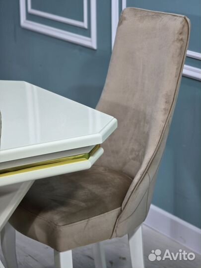 Столы и стулья