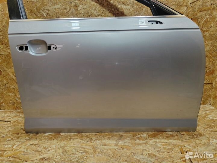 Дверь передняя правая Audi A4 B9 2016 8W0831052