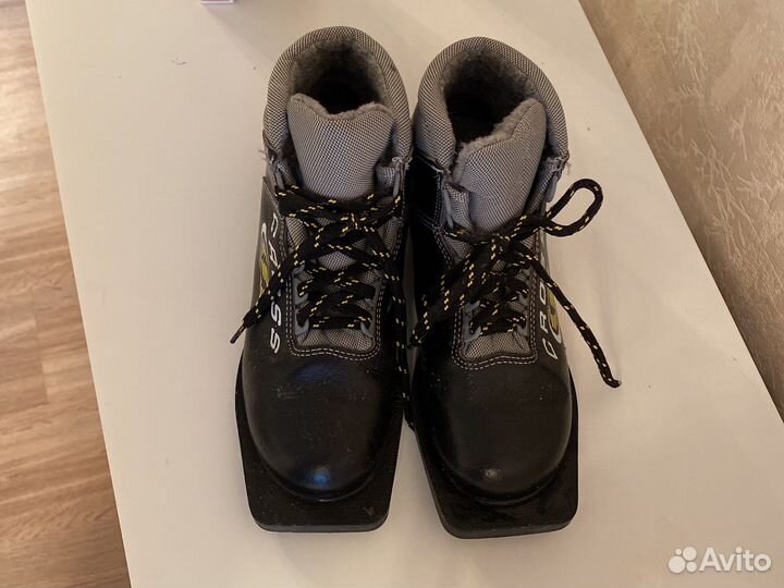 Лыжные ботинки 36