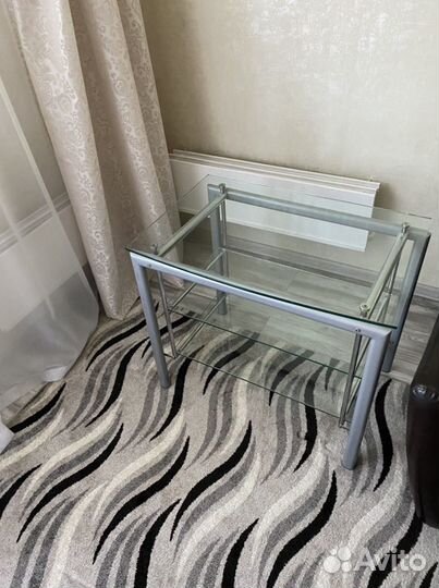 Стеклянная тумба