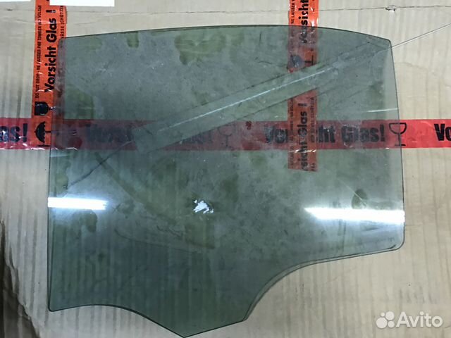 Мерседес C 204 стекло двери