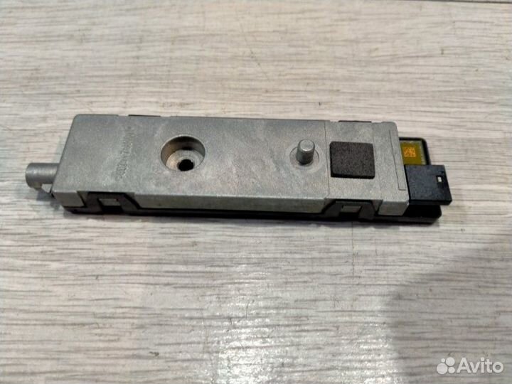 Усилитель антенны задний левый Mercedes-Benz