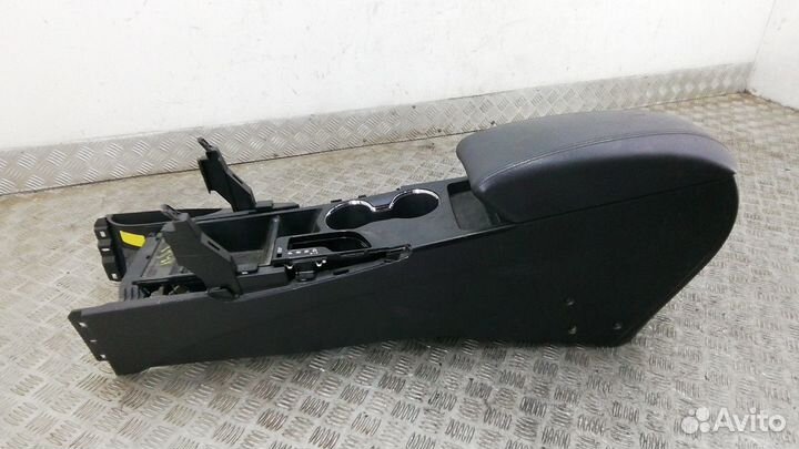 Подлокотник Hyundai Sonata YF 2011 846113Q000HZ