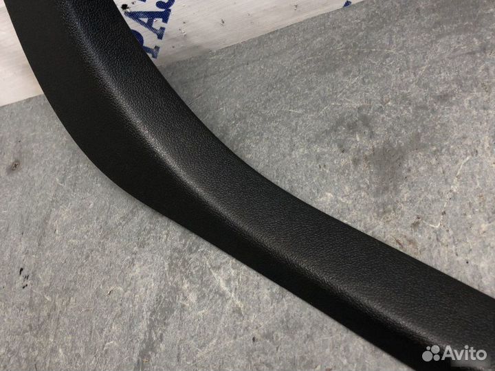 Обшивка порога передняя правая Nissan Almera G15